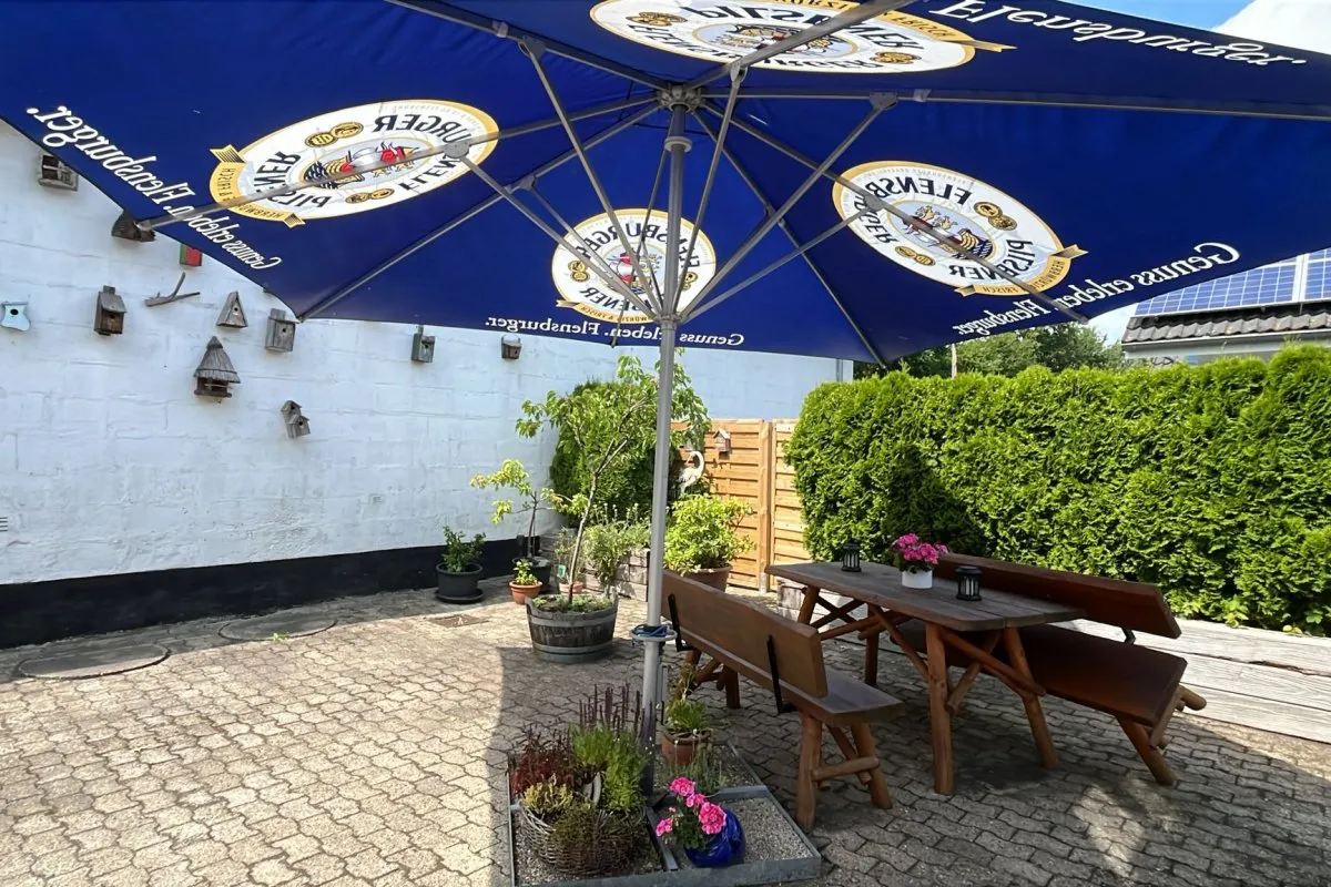 Klönschnack-Ecke im Hof