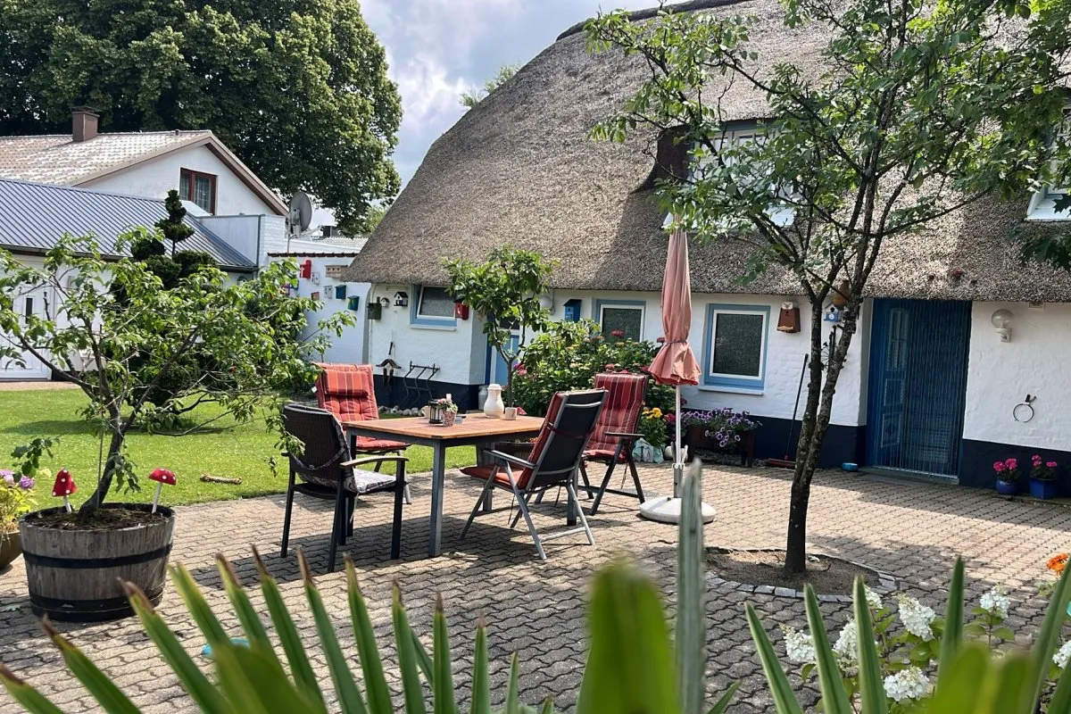 Sitzen im Garten des Storchennest